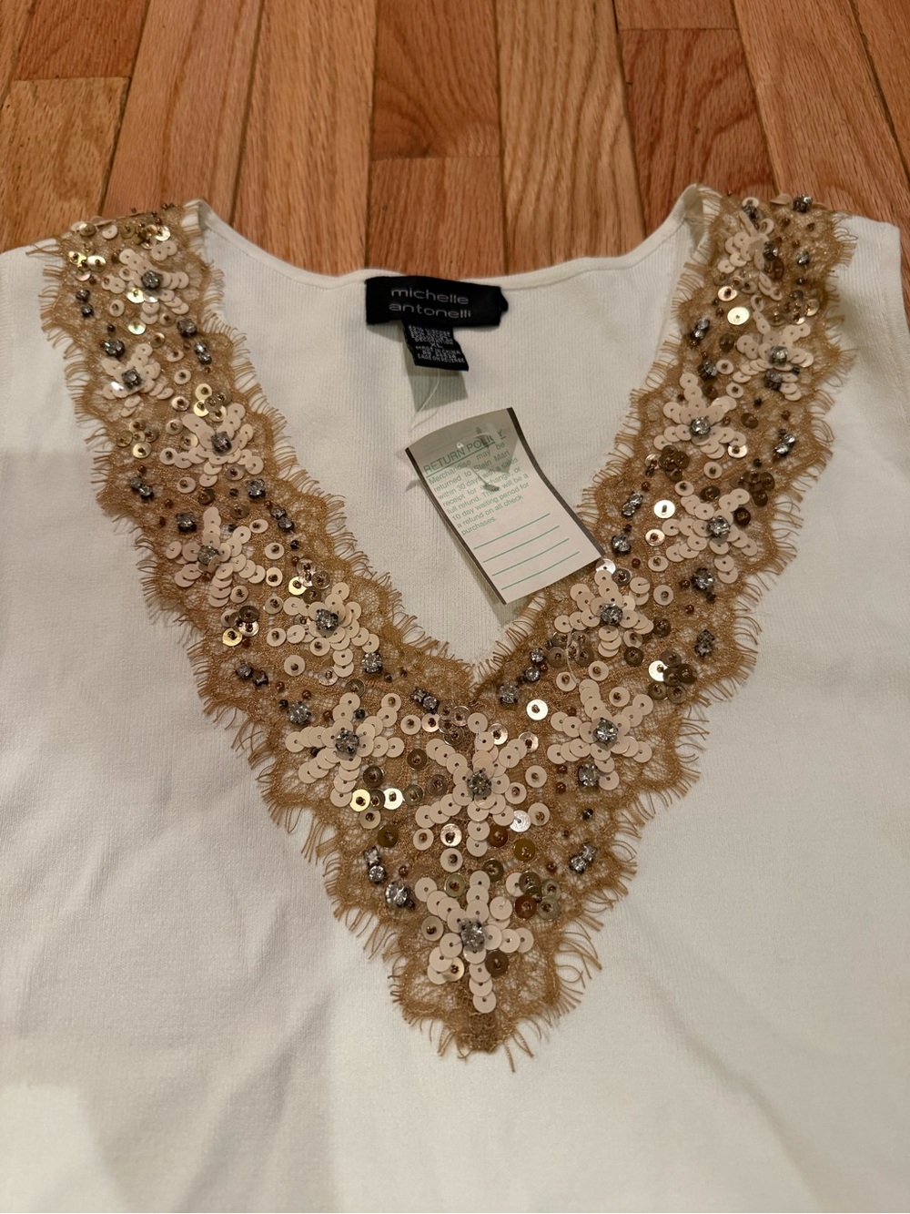 Michelle Antonelli Cream Embelisshed Sequin V-Neck Sleeveless Top - Picture 3 of 6